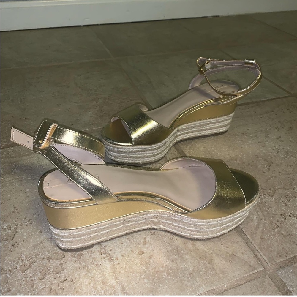 Aldo Miraclya Gold Platform Sandals Size 9
